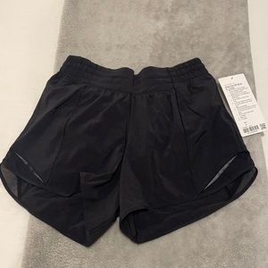 Lululemon Hotty Hot Short NWT